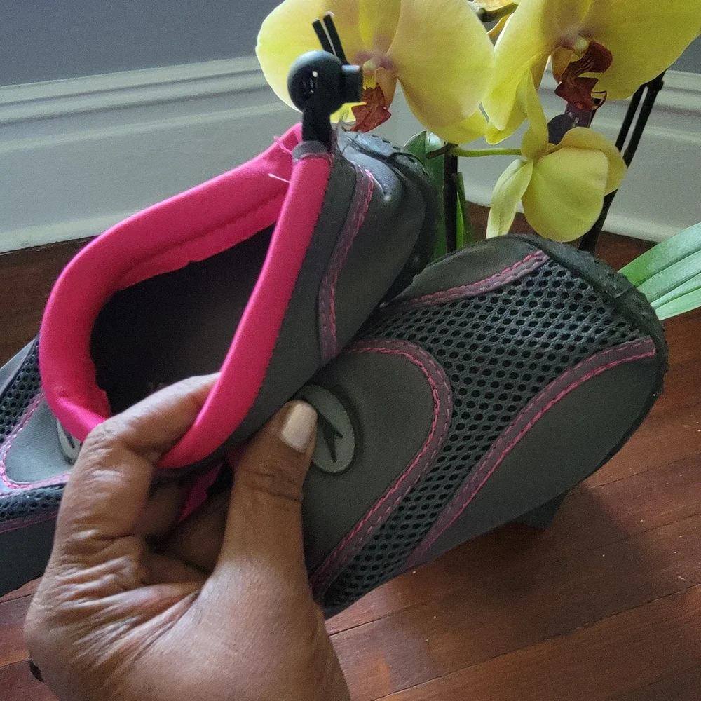 Kids gray and pink water shoe size M-L